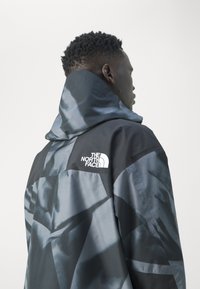 The North Face RETRO MOUNTAIN JACKET - Lauko striukė - smoked pearl
