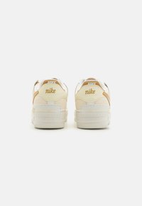 Nike Sportswear AIR FORCE 1 SHADOW - Tenisice - sail/metallic gold/coconut milk