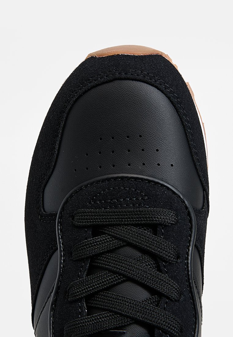 Sneaker low