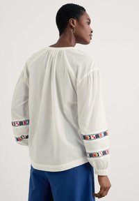 Thumbnail Image 2