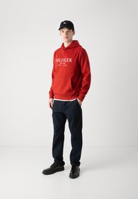 Tommy Hilfiger HOODY - Felpa - dark magma