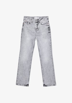 Jean en denim gris avec une coupe droite, des détails déchirés, cinq poches et des rivets en cuivre. La ceinture présente une étiquette de logo.