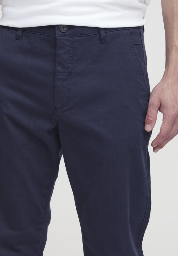 SDERICO REGULAR FIT - Trousers - insignia2