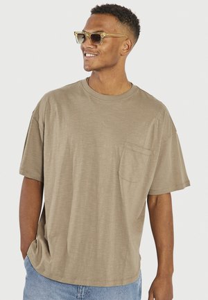 Redefined Rebel TOKE TEE - Paprasti marškinėliai - walnut