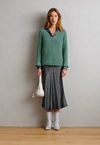 Marc O'Polo LONGSLEEVE V NECK - Pulover - smooth green
