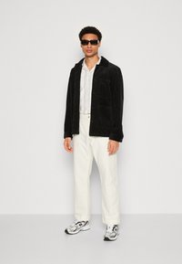 Esprit STRAIGHT PLEAT - Hlače - off white