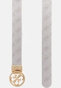 Cintura in tessuto bianco con un motivo a logo ripetuto, completata da una fibbia circolare dorata e dettagli metallici. Cinque fori regolabili.