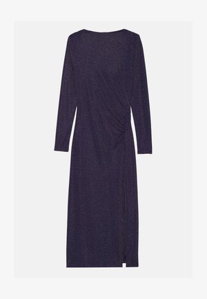 Lilla, pikendatud varrukatega kleit tekstureeritud, sädeleva kangaga. Omab kokku pandud külje detaili ja diskreetset lõhet alläärs.