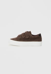 Joggesko - dark brown