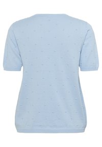Pull léger bleu à manches courtes avec un motif texturé de petits points en relief, doté d'un col rond et d'un ourlet côtelé.