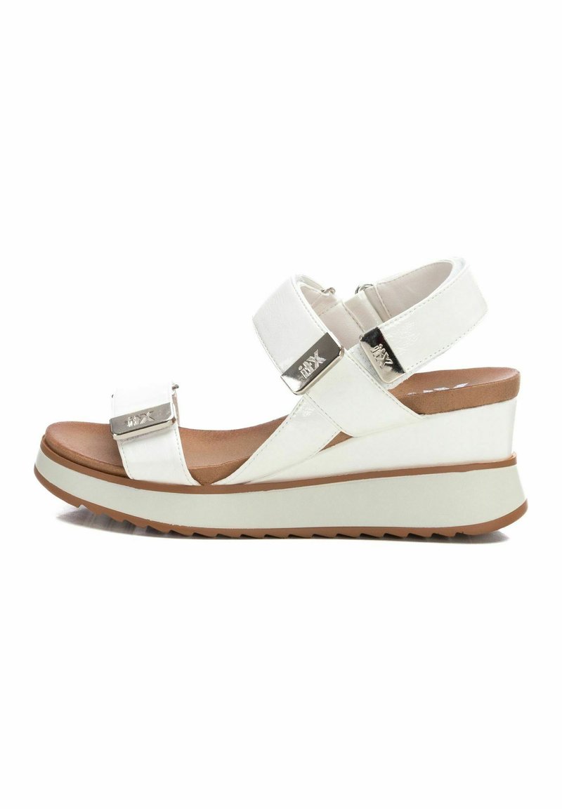 XTI Sandalias con plataforma - white