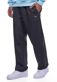 Dropsize STRAIGHT LEG JOGGER - Tracksuit bottoms - black