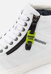 Madden by Steve Madden High-top trainers - white