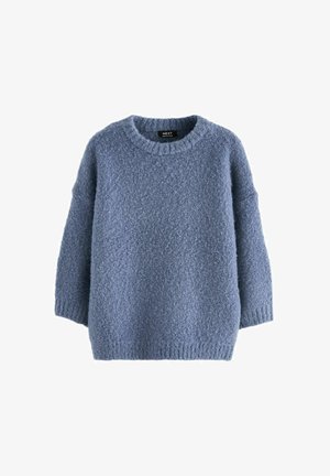 Jasnoniebieski, teksturowany sweter dzianinowy z okrągłym dekoltem i opadającymi ramionami. Posiada miękki, puszysty wygląd oraz ściągacze przy mankietach.