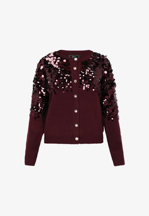 Dunkelburgunderfarbener Button-Up-Cardigan mit langen Ärmeln und glänzenden rosa und schwarzen Pailletten auf den Schultern und oberen Ärmeln.