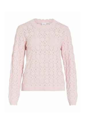 Lyserød strikket sweater med lange ærmer, der har et delikat mønster af diamanter og blonder med blomster, samt en rund halsudskæring.