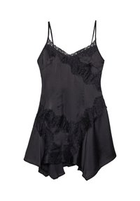 Abito slip in satin nero con bordo in pizzo, dotato di spalline regolabili e orlo svasato, texture morbida e dettagli decorativi a ruches.