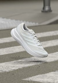 Non sélectionné, footwear white/grey one
