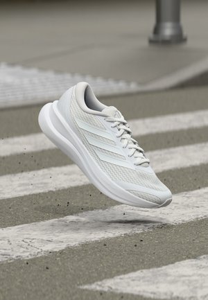 adidas Performance, RUNFALCON 6 W - Løbesko til landevejen - footwear white/grey one