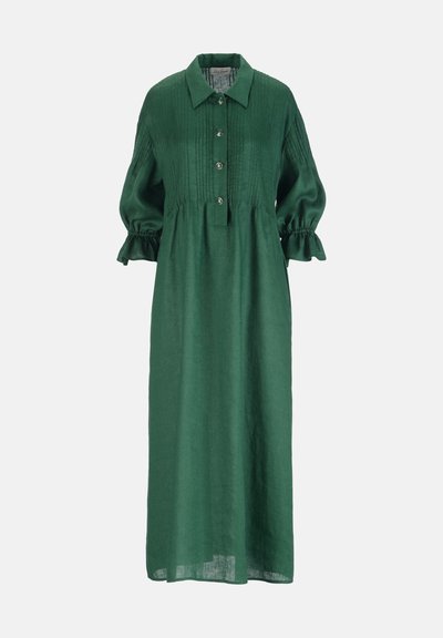 Vestido midi verde oscuro con mangas largas abullonadas, tapeta frontal con botones, detalles plisados en el pecho y cuello puntiagudo.