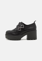 iago metal heart oxford platform shoes