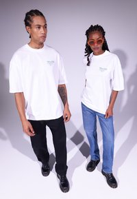 YOURTURN UNISEX biały