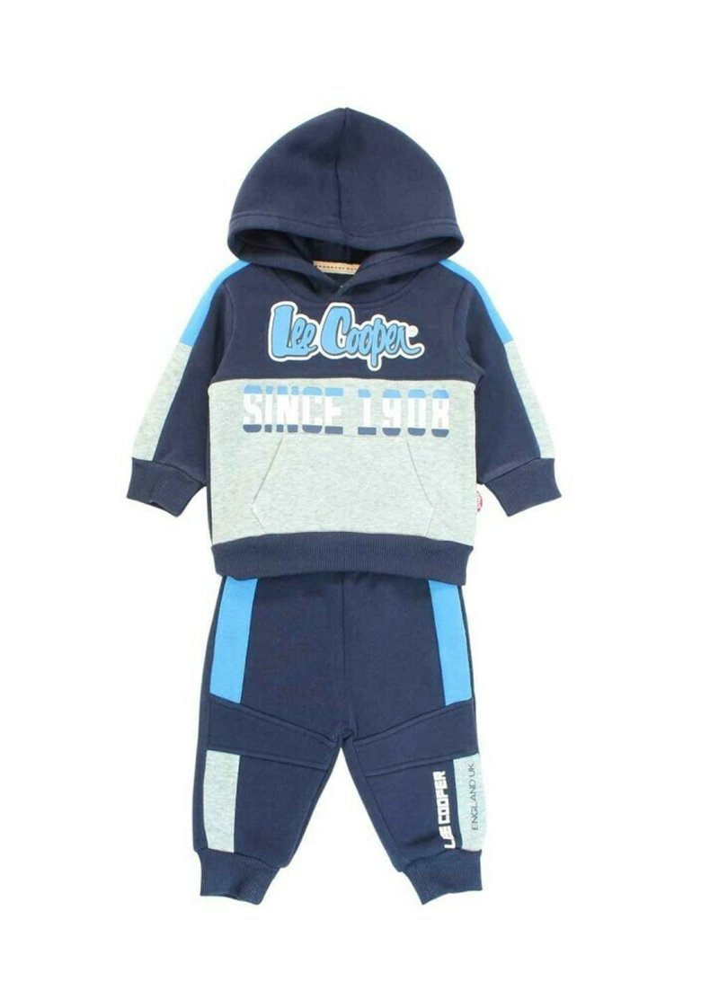 Ensemble de survêtement bi-matière en coton marine et gris, avec une capuche, portant le texte 'Lee Cooper', des accents bleus contrastés et des poignets côtelés sur le pantalon.
