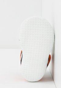 Jordan 1 CRIB UNISEX - Vysoké tenisky - sail/black/starfish