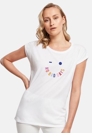 CLASSIC ROLL UP D-NOBASMI - Print T-shirt - white