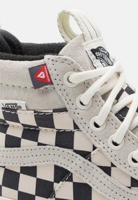 Vans SK8-HI MTE - Sapatilhas de cano alto - marshmallow