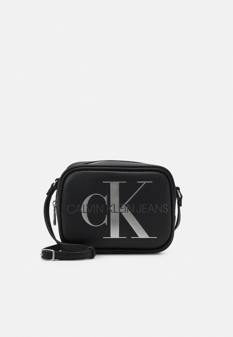 Calvin Klein Jeans SCULPTED CAMERA BAG Across body bag black