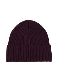 Bonnet en maille côtelée violet foncé avec revers plié, conçu pour la chaleur et un port décontracté.