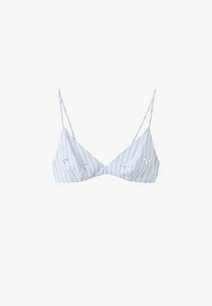 Haut de bikini triangle rayé bleu clair avec fines bretelles réglables et petits détails floraux blancs brodés sur chaque bonnet.