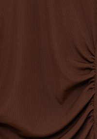 PULL&BEAR Fodralklänning - brown