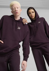 Puma BETTER CLASSICS - Jersey con capucha - midnight plum