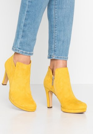 Kotníková obuv na vysokém podpatku - yellow