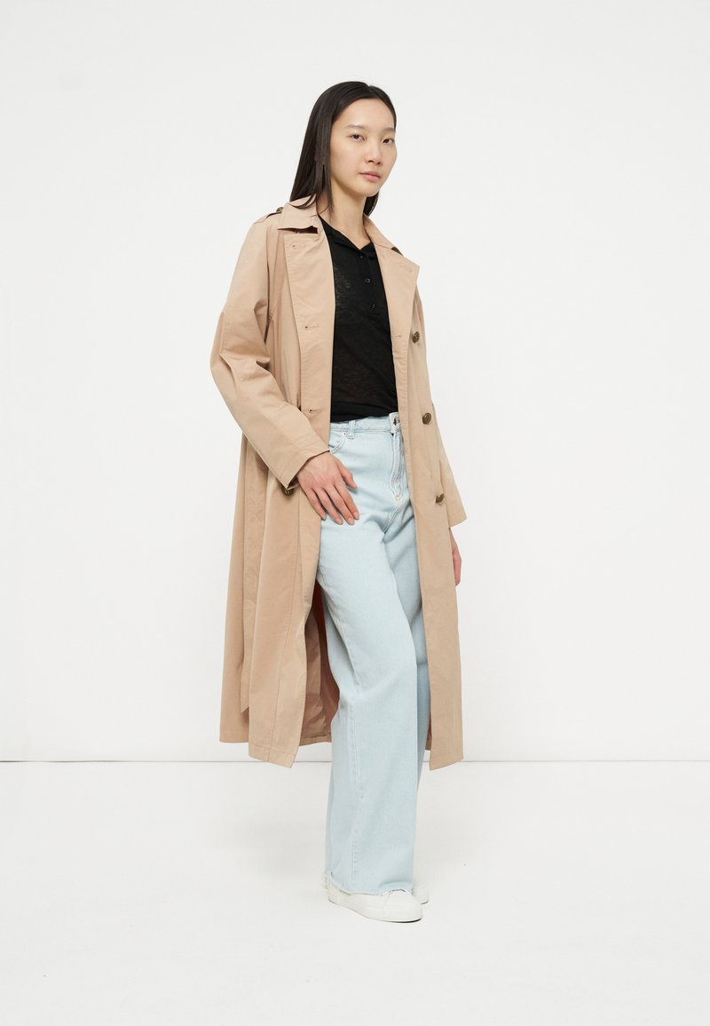 dreimaster Trenchcoat zandkleur