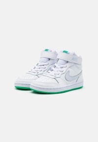 Nike Sportswear COURT BOROUGH MID UNISEX - Visoke tenisice - white/football grey/stadium green