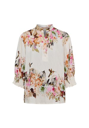 Kremfarvet bluse med pink, orange og grøn blomstret og kolibri print, trekvart pufærmer og knappet V-hals krave.