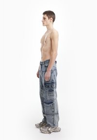 FAVELA MULTIPOCKET UNISEX - Loose-jeans - blue washed