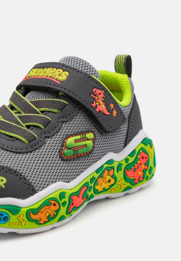 PLAY SCENE - Trainers - gris3