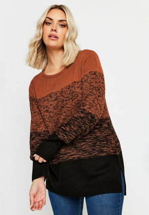 Sweter dzianinowy z designem w kolorowe bloki, w odcieniach rdzy i czerni, z prążkowanymi mankietami, bocznymi rozporkami oraz okrągłym dekoltem.