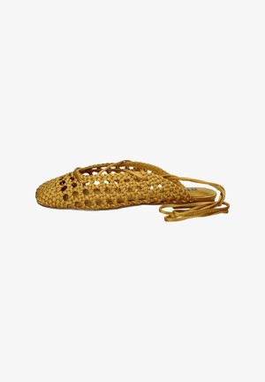 Bibi Lou, BALLERINE SLINGBACK CON LACCI - Ballerine sling - giallo senape