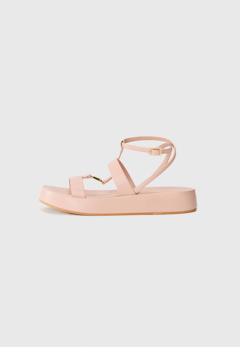 Sandali con plateau