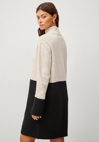 Ellos Collection Gebreide jurk - beige schwarz