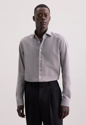 REGULAR - Overhemd - brown