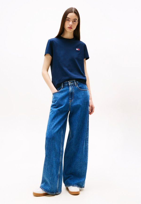 REG MELANGE BADGE - Basic T-shirt2