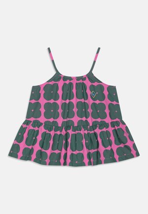 Rosa og grøn top med blomsterprint, tynde stropper, elastisk halsudskæring og rynket flæsekant. Har en lille logo foran.