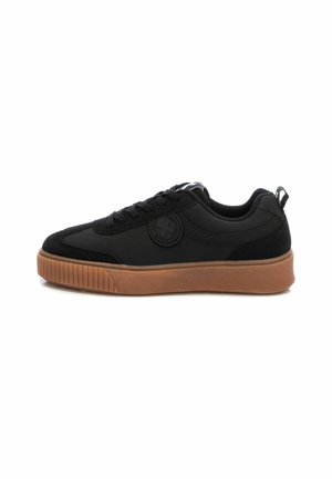 XTI Zapatillas - black