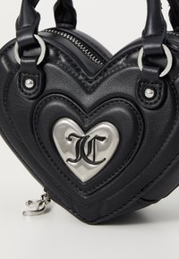 Juicy Couture EMILY HEART BAG UNISEX - Borsa a tracolla - black